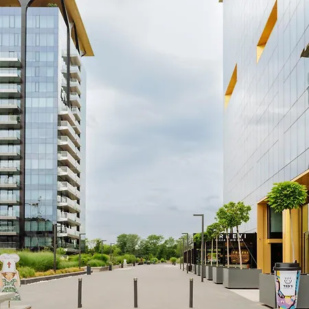 Apartment One Floreasca Luxurious - Panormaic & Park Views *