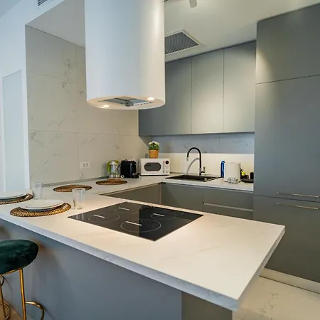 Appartement One Floreasca Luxurious - Panormaic & Park Views *