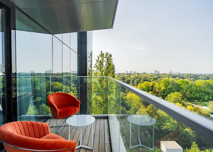 Apartment One Floreasca Luxurious - Panormaic & Park Views *