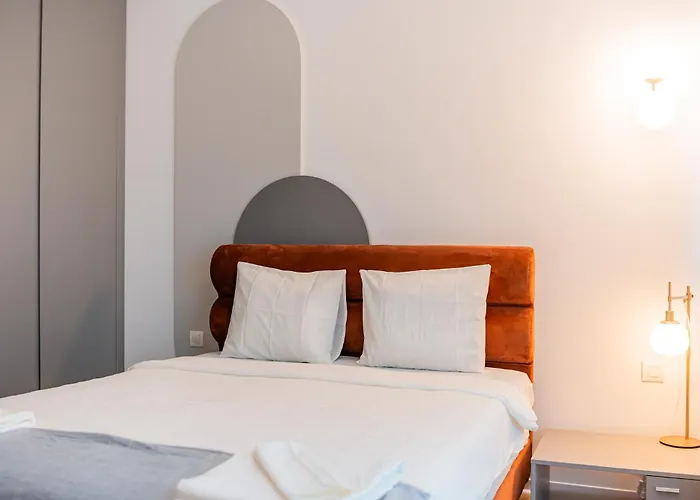 Apartment One Floreasca Luxurious - Panormaic & Park Views
