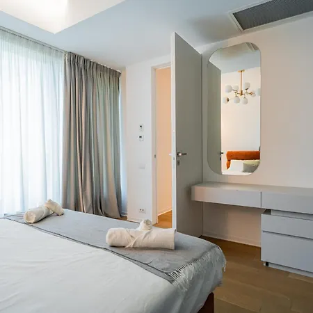 One Floreasca Luxurious - Panormaic & Park Views Апартаменти Бухарест