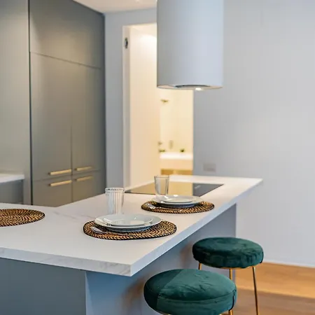 One Floreasca Luxurious - Panormaic & Park Views Апартаменти