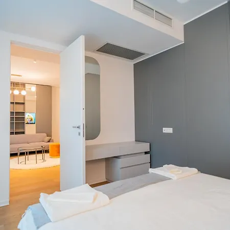 One Floreasca Luxurious - Panormaic & Park Views Апартаменти Бухарест