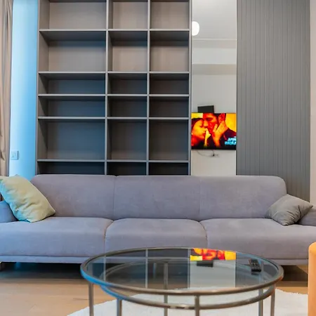 One Floreasca Luxurious - Panormaic & Park Views Апартаменти
